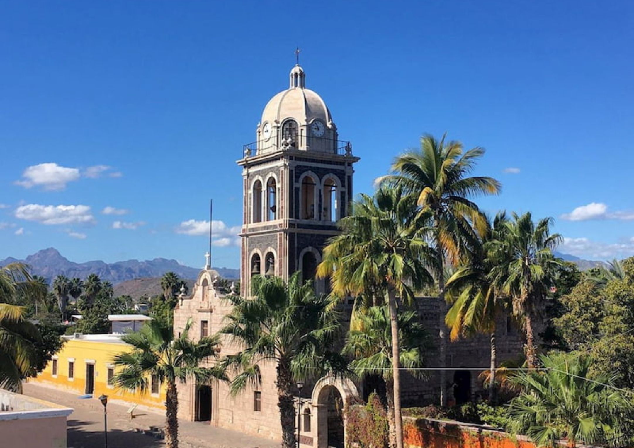 HERMOSO LORETO CON LA PAZ Y LOS CABOS